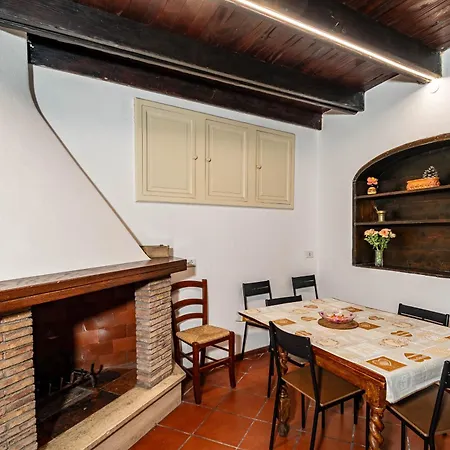 Casa Trasteverina بيت للعطل روما