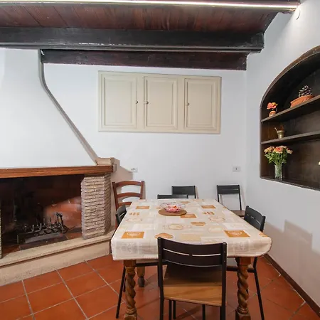Casa Trasteverina بيت للعطل *